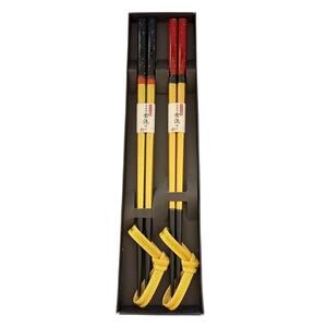 2 Pairs Ohashi Traditional Japanese Lacquered Red Black Chopsticks